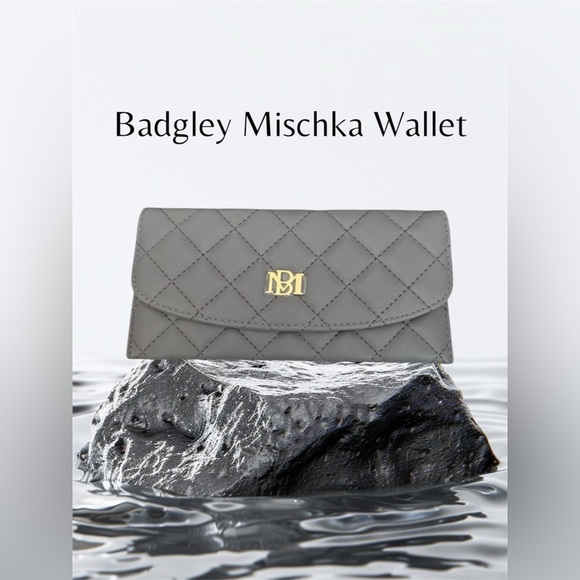 Badgley Mischka Handbags - Badgley Mischka Quilted Faux Leather Long Wallet
#N019